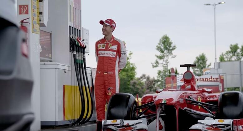 A Shell kút gerillamarketingje: Vettel-lel készítettek átverős műsort a benzinkúton!